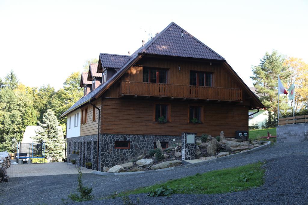 Koenig-In Hotel Hojsova Stráž Buitenkant foto