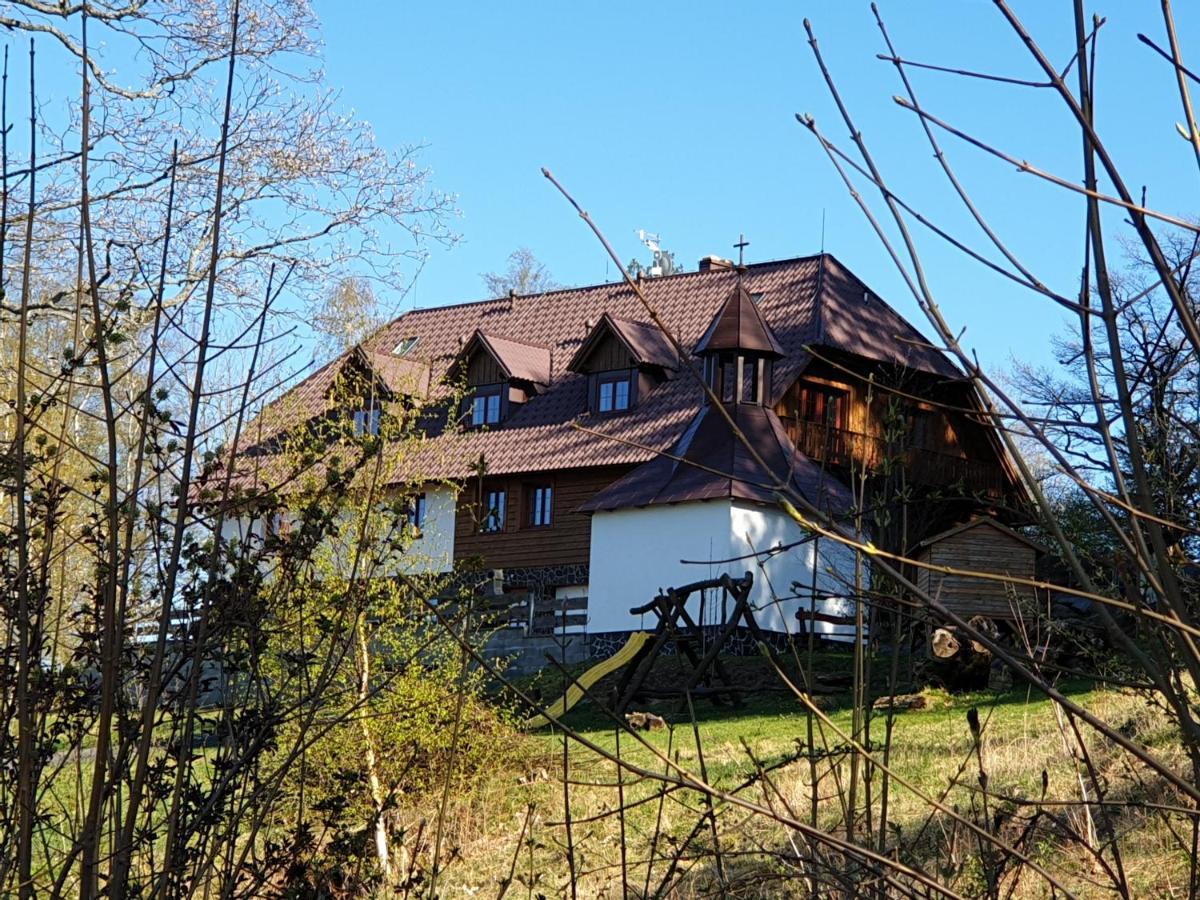 Koenig-In Hotel Hojsova Stráž Buitenkant foto